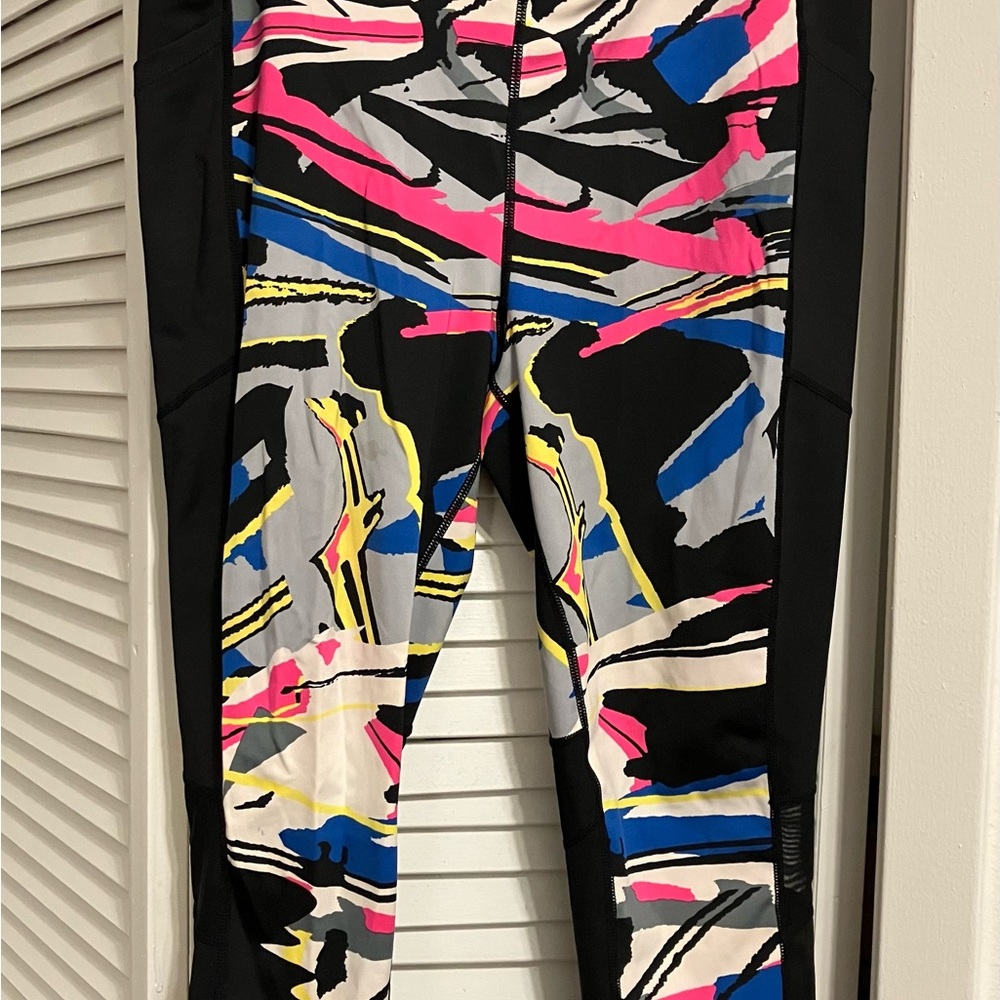 LulaRoe Fearless Crop XL Fitness Leggings